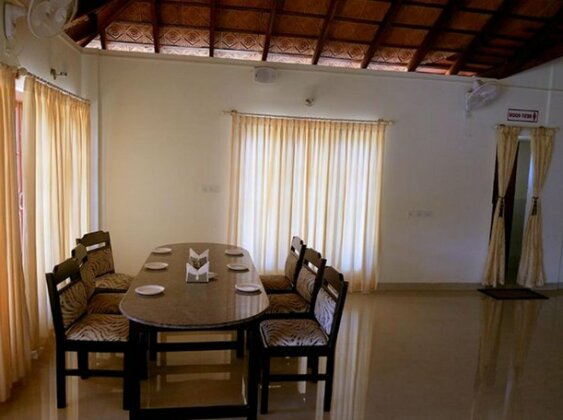 Coorg Palm Valley - Photo2