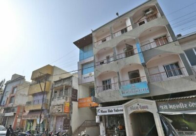 OYO 41737 Hotel Atithi