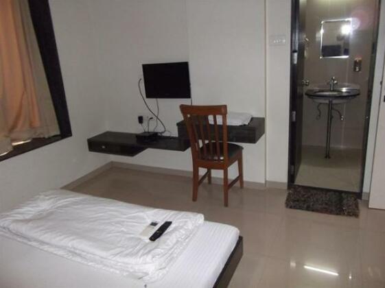 Bhagyashree Executive - Photo2