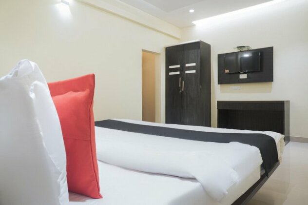 Capital O 42221 Amar Inn - Photo3