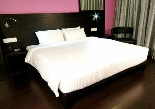 Clarks Inn Suites - Pune - Photo3
