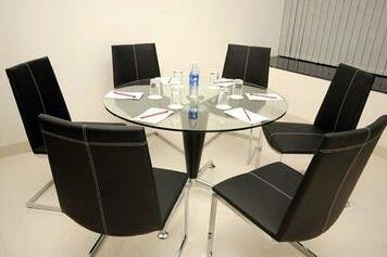 Clarks Inn Suites - Pune - Photo4