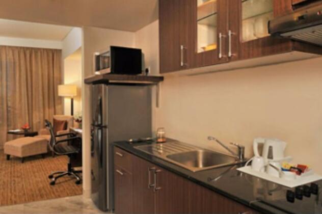 Four Points By Sheraton Hotel and Serviced Apartments - Photo5