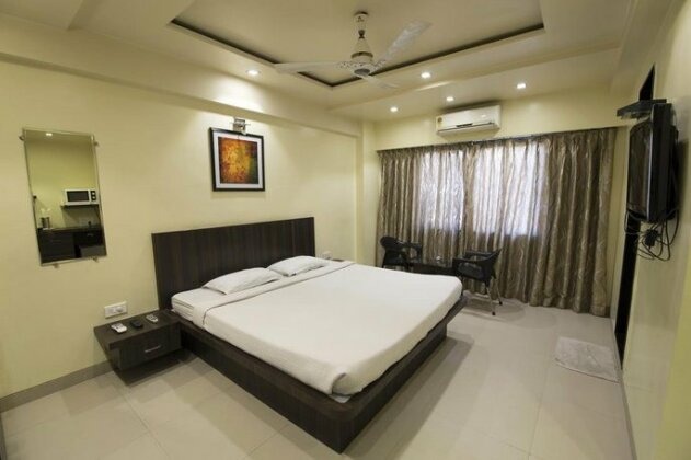 Hotel Suresh Inn - Photo3