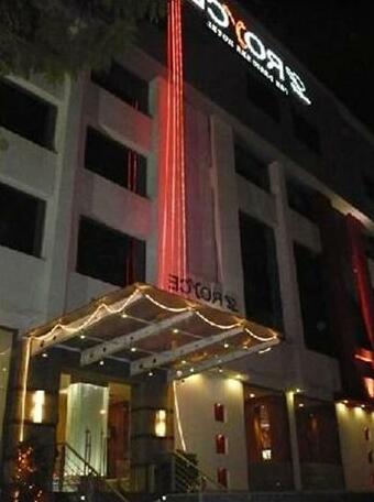 Le Royce - The Boutique Hotel - Photo2