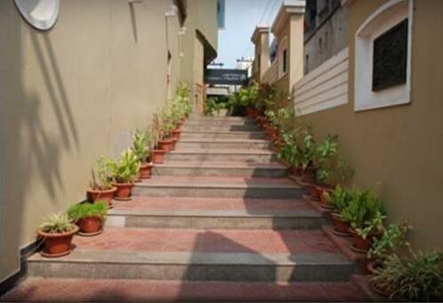 Hotel Trimurti Heights - Photo5