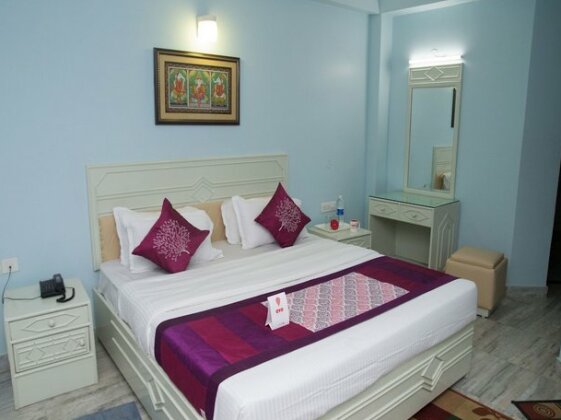 OYO 3670 near Marine Drive Road - Photo2