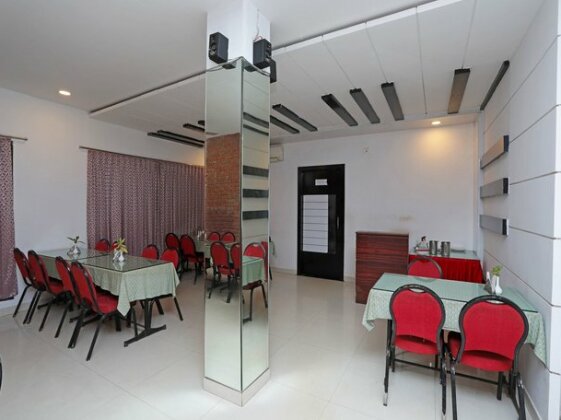 OYO 4028 Hotel Rumani - Photo4