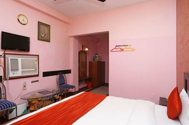 OYO 6077 Hotel Ashraya - Photo3