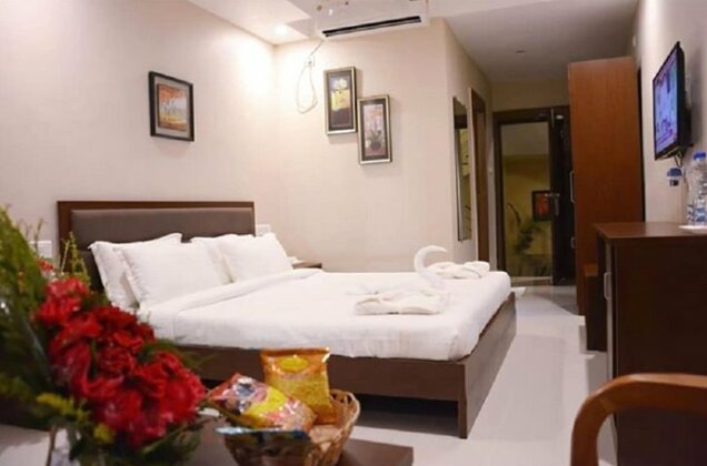 OYO Premium Grand Road Puri - Photo5