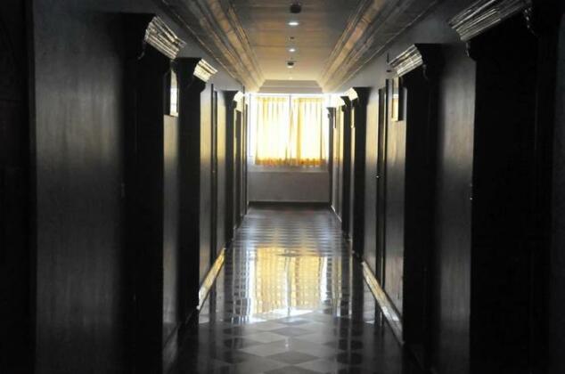 OYO Premium New Marine Drive - Photo2