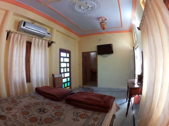 Aroma Hotel Pushkar - Photo4
