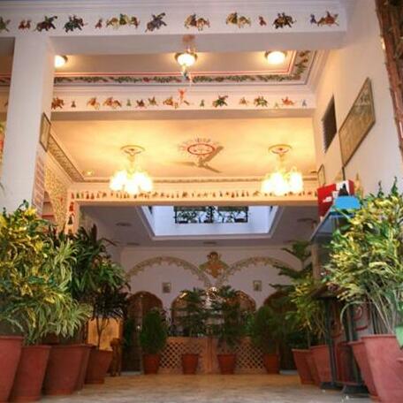 Hotel Kishan Palace - Photo4