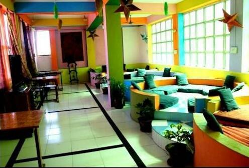 Hotel New Paradise Inn - Photo3