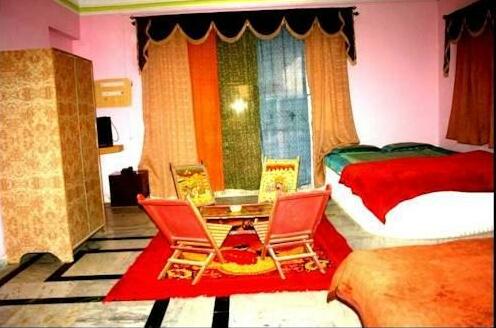Hotel New Paradise Inn - Photo5