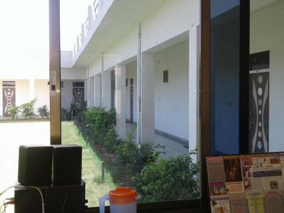 OYO 15243 Hotel Gulab Resort - Photo2