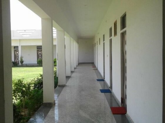 OYO 15243 Hotel Gulab Resort - Photo4