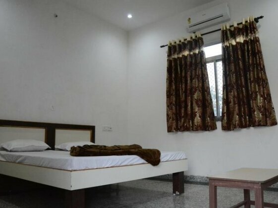 OYO 15243 Hotel Gulab Resort - Photo5