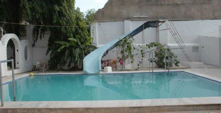 Peacock Holiday Resort - Photo2