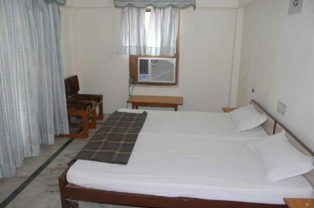 Peacock Holiday Resort - Photo5