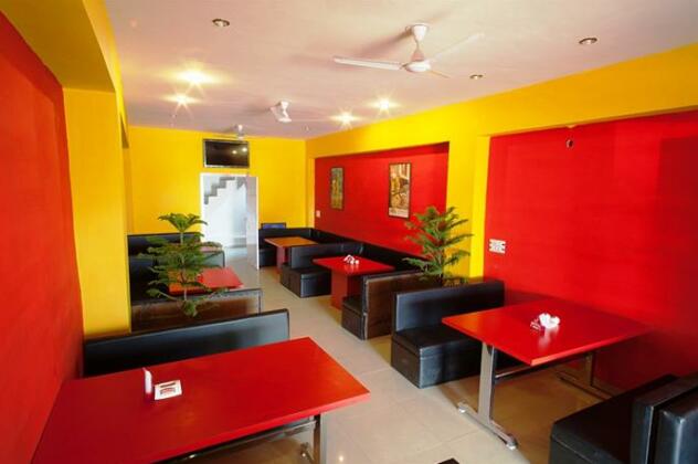 R R Hotel Restaurant & Lounge - Photo2