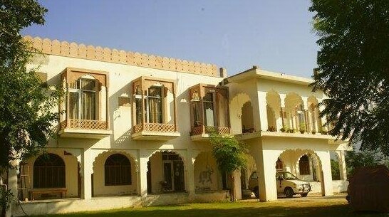 Radhika Palace Hotel - Photo2