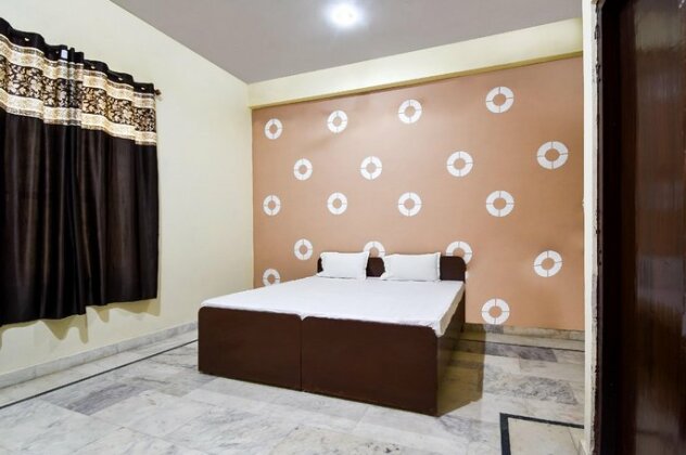 SPOT ON 45405 Satnam Palace - Photo2