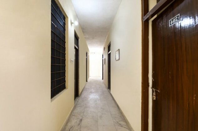 SPOT ON 45405 Satnam Palace - Photo3