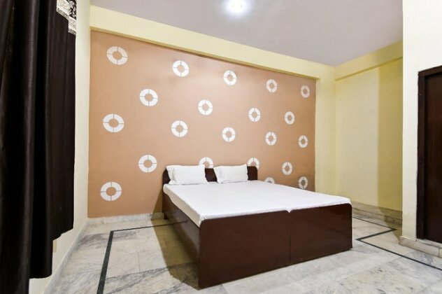 SPOT ON 45405 Satnam Palace - Photo4