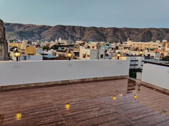 Varah Square Guest House - Photo2