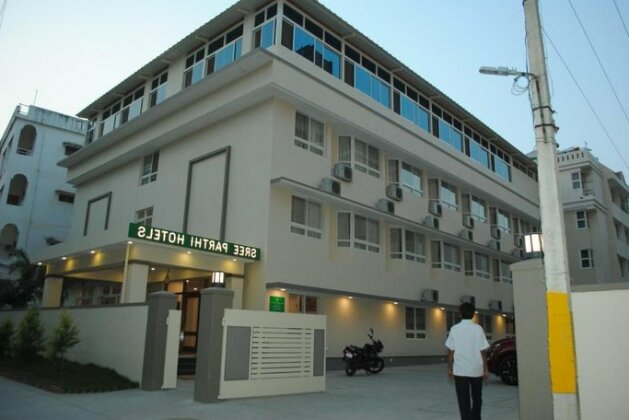 Sreeparthi Hotel - Photo2