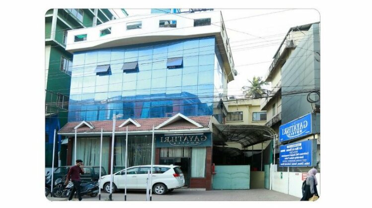 Gayathri Hotels Quilandi - Photo2