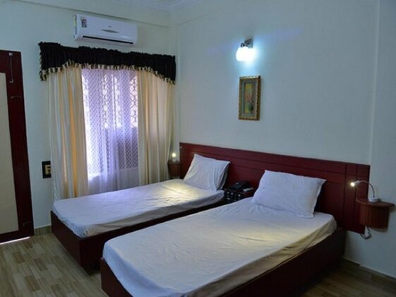 Queens Tourist Home - Photo4