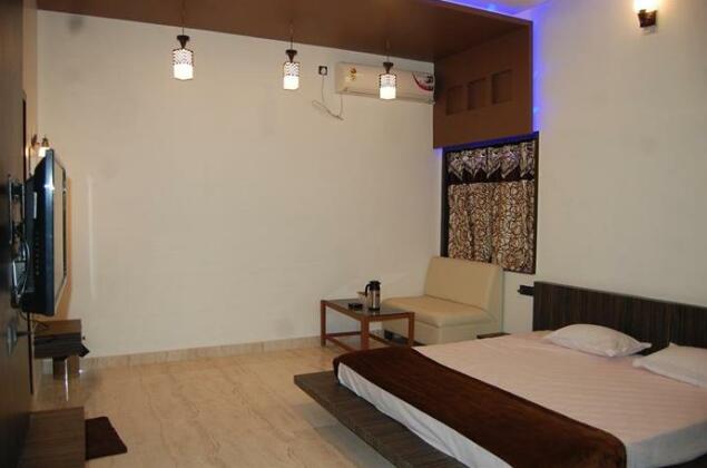 Hotel season 4 - Photo2