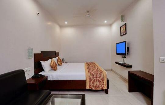 Hotel Simran Regency - Photo4