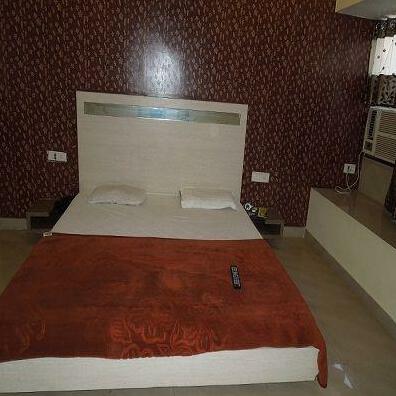 Hotel Trimurty Inn - Photo2