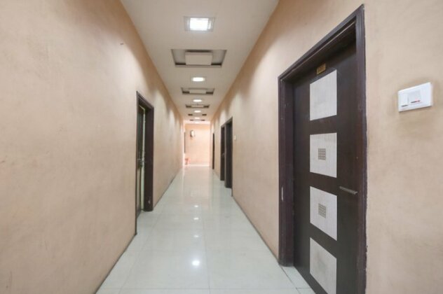 OYO 26160 Hotel Multi Star - Photo3