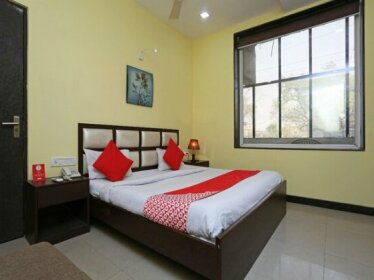 OYO 2660 Hotel Radhe Inn