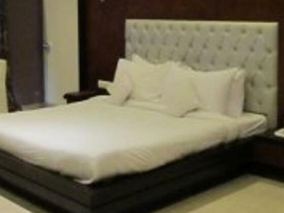 STARiHOTELS Pandri - Photo4