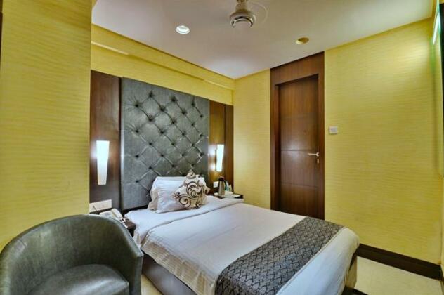 The Golden Oak - Photo3