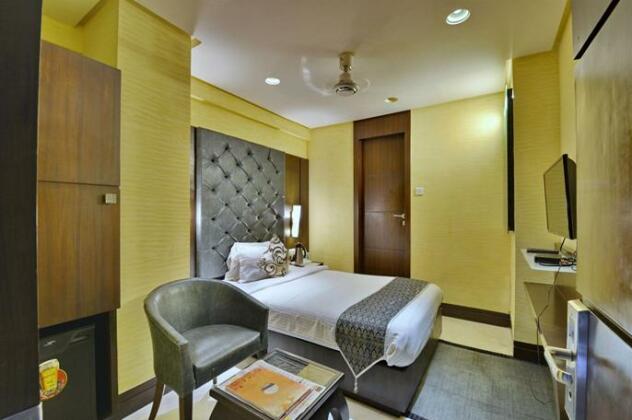 The Golden Oak - Photo4
