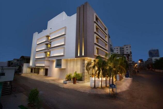 Bizz The Hotel
