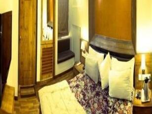 Hotel Bhabha Kingstone - Photo4