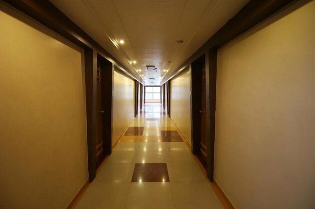 Hotel Paramount Inn - Photo3