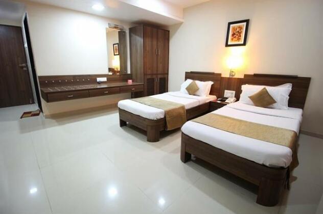 Hotel Paramount Inn - Photo5