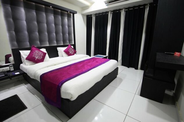 OYO 1319 Hotel Paramount Inn - Photo3