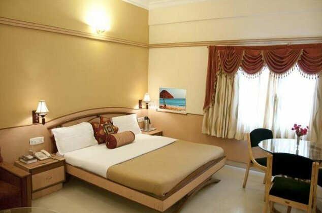 OYO 1338 Hotel Harmony - Photo2