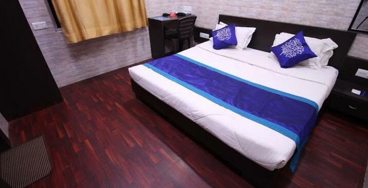 OYO 1345 Hotel S K - Photo2