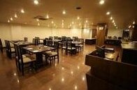 OYO Premium Limda Chowk I - Photo5