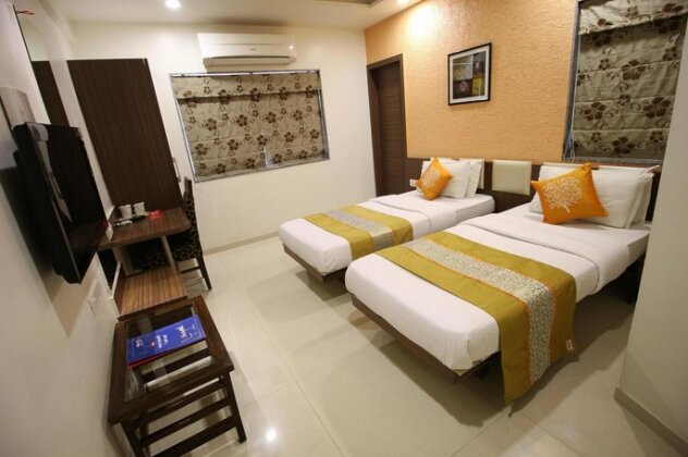 OYO Rooms Kanak Road - Photo2